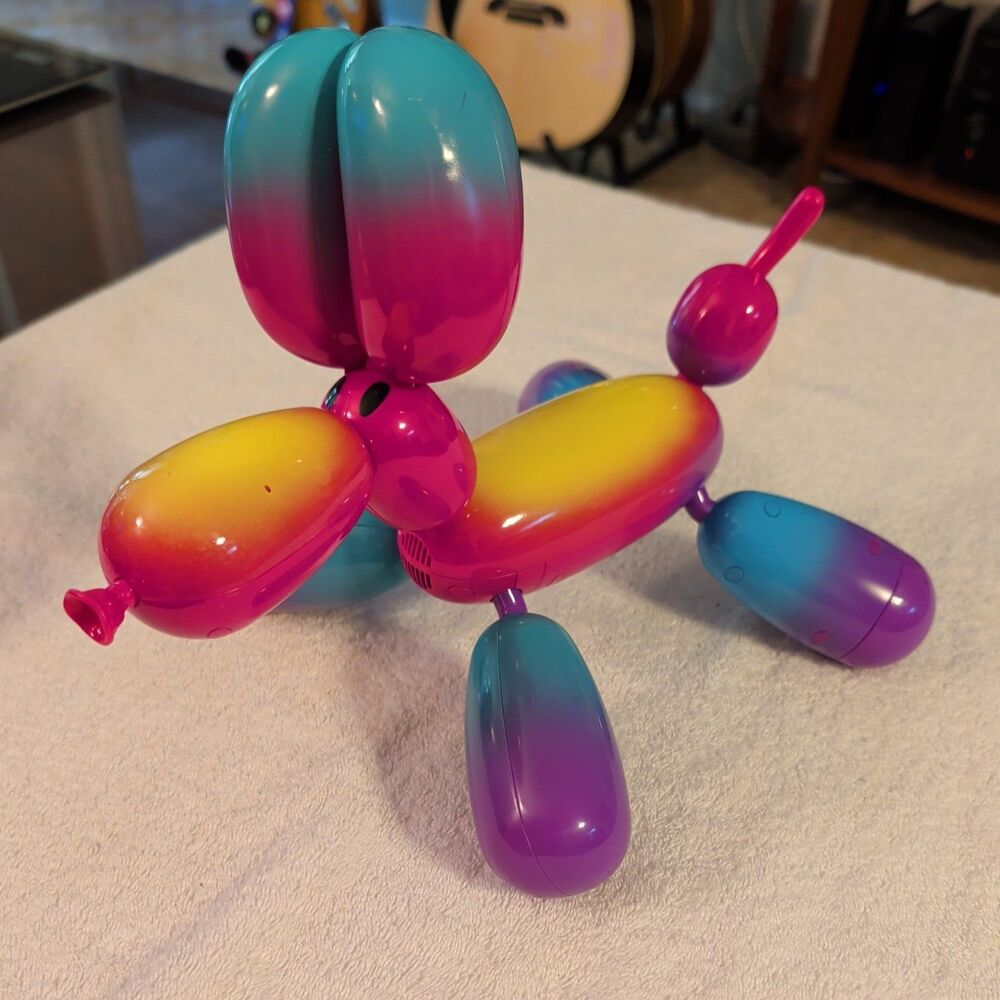 Squeakie the Balloon Dog Toy - Rainbowie